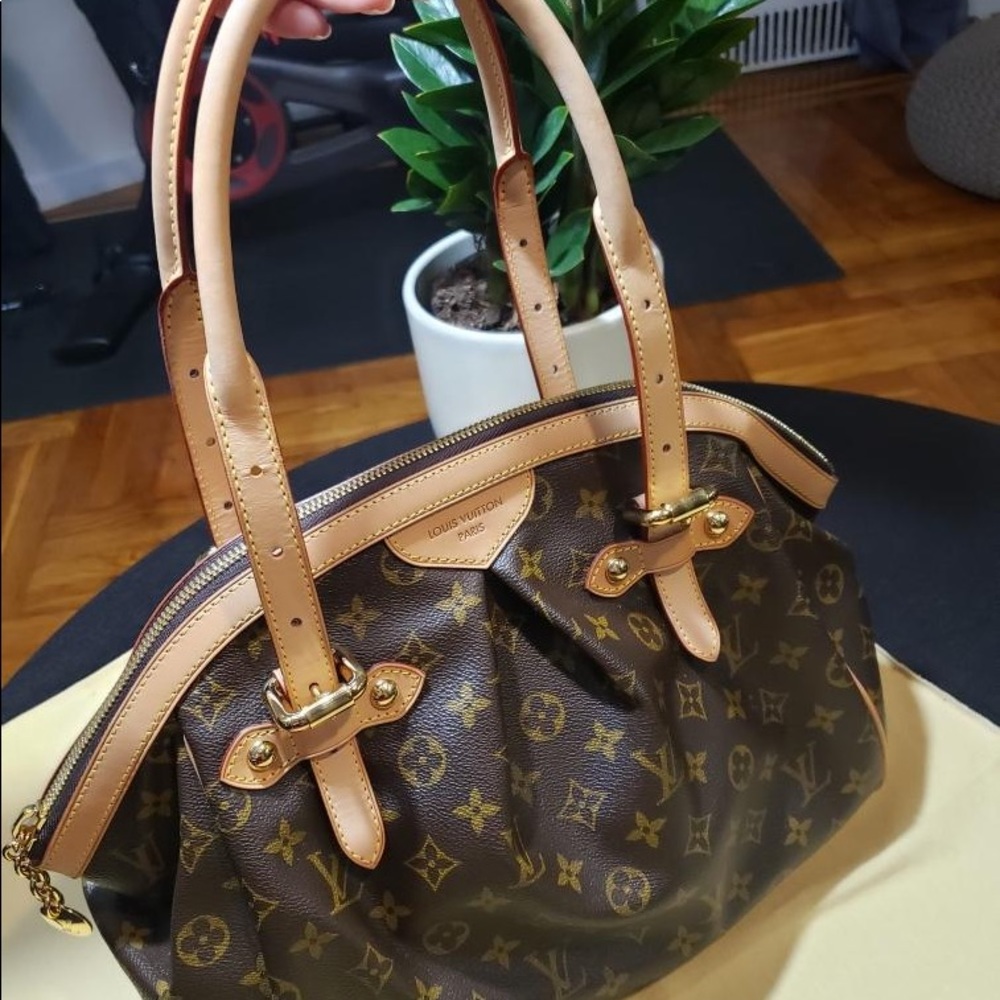 Louis Vuitton Tivoli GM handbag (Authentic)